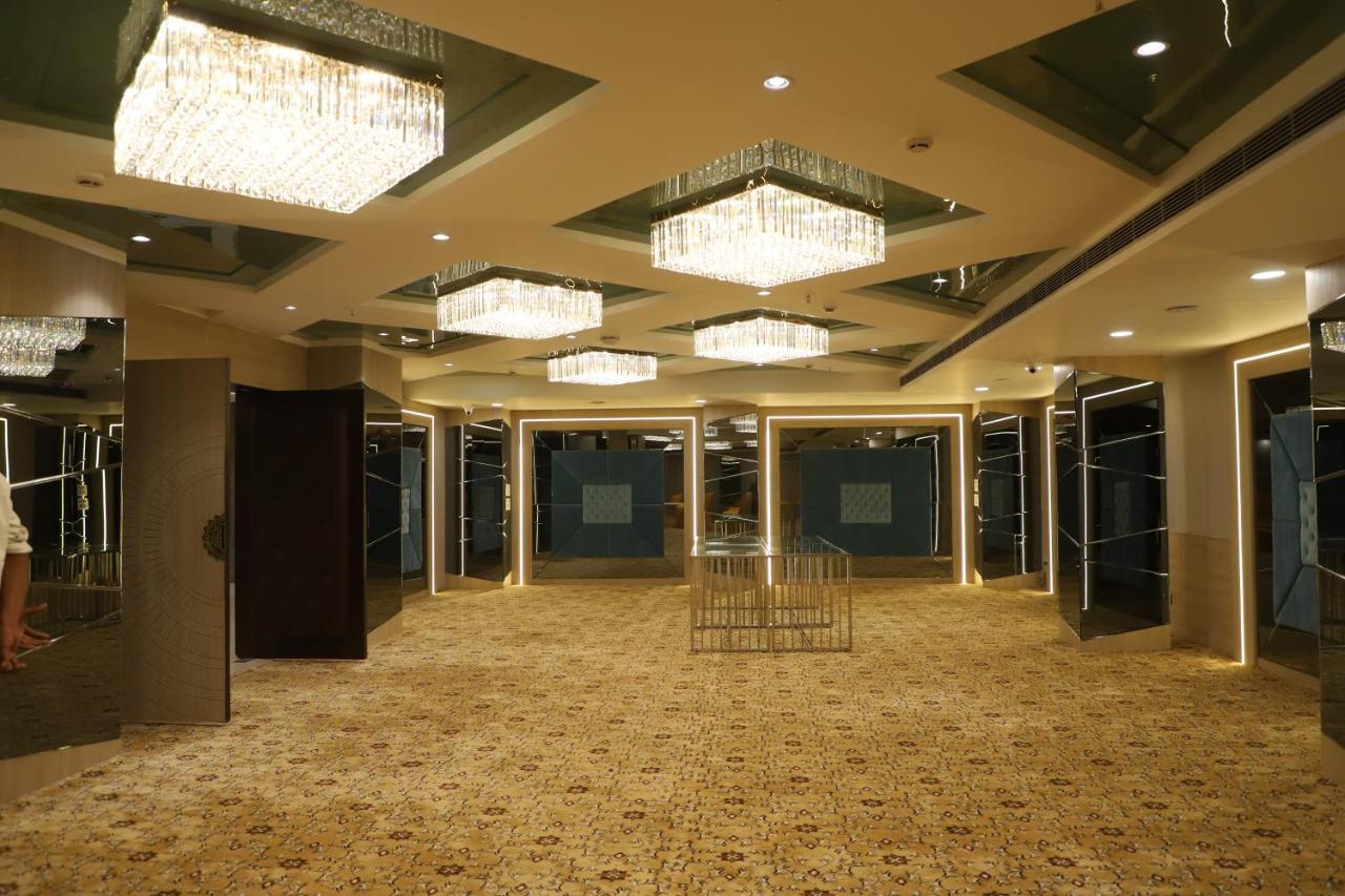 The Royal Class Hotel Гвалиор Экстерьер фото