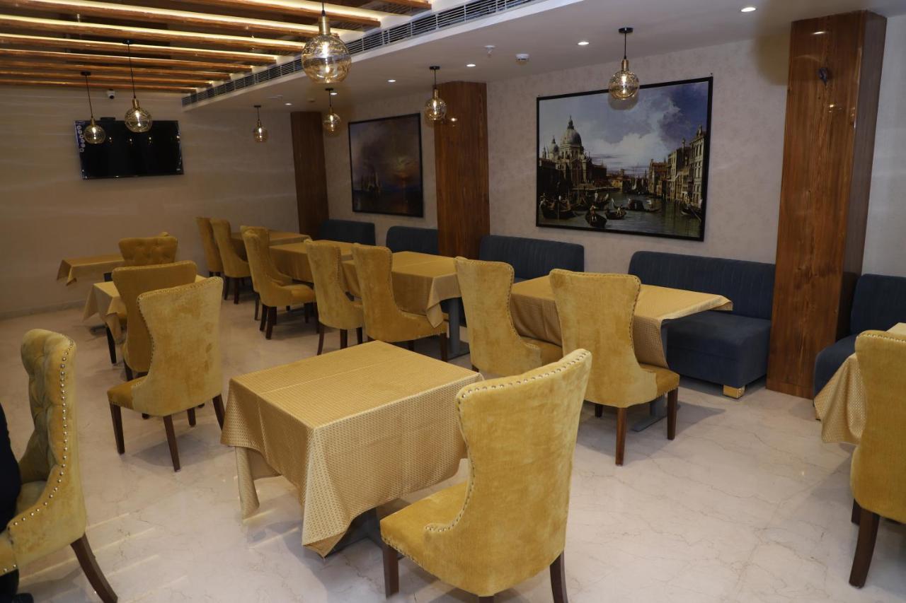 The Royal Class Hotel Гвалиор Экстерьер фото
