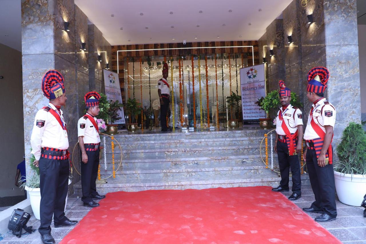 The Royal Class Hotel Гвалиор Экстерьер фото