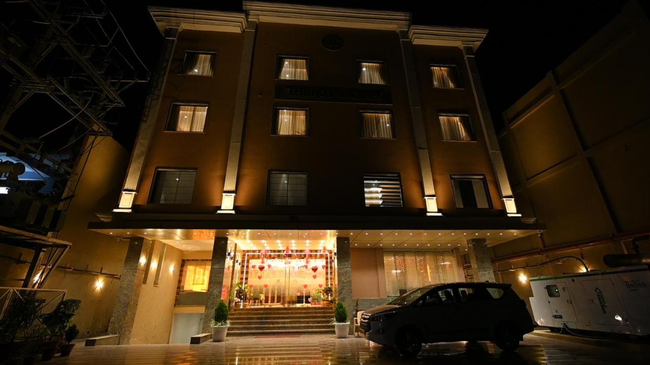 The Royal Class Hotel Гвалиор Экстерьер фото