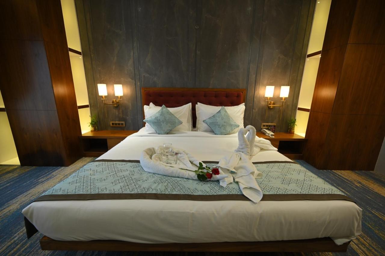 The Royal Class Hotel Гвалиор Экстерьер фото