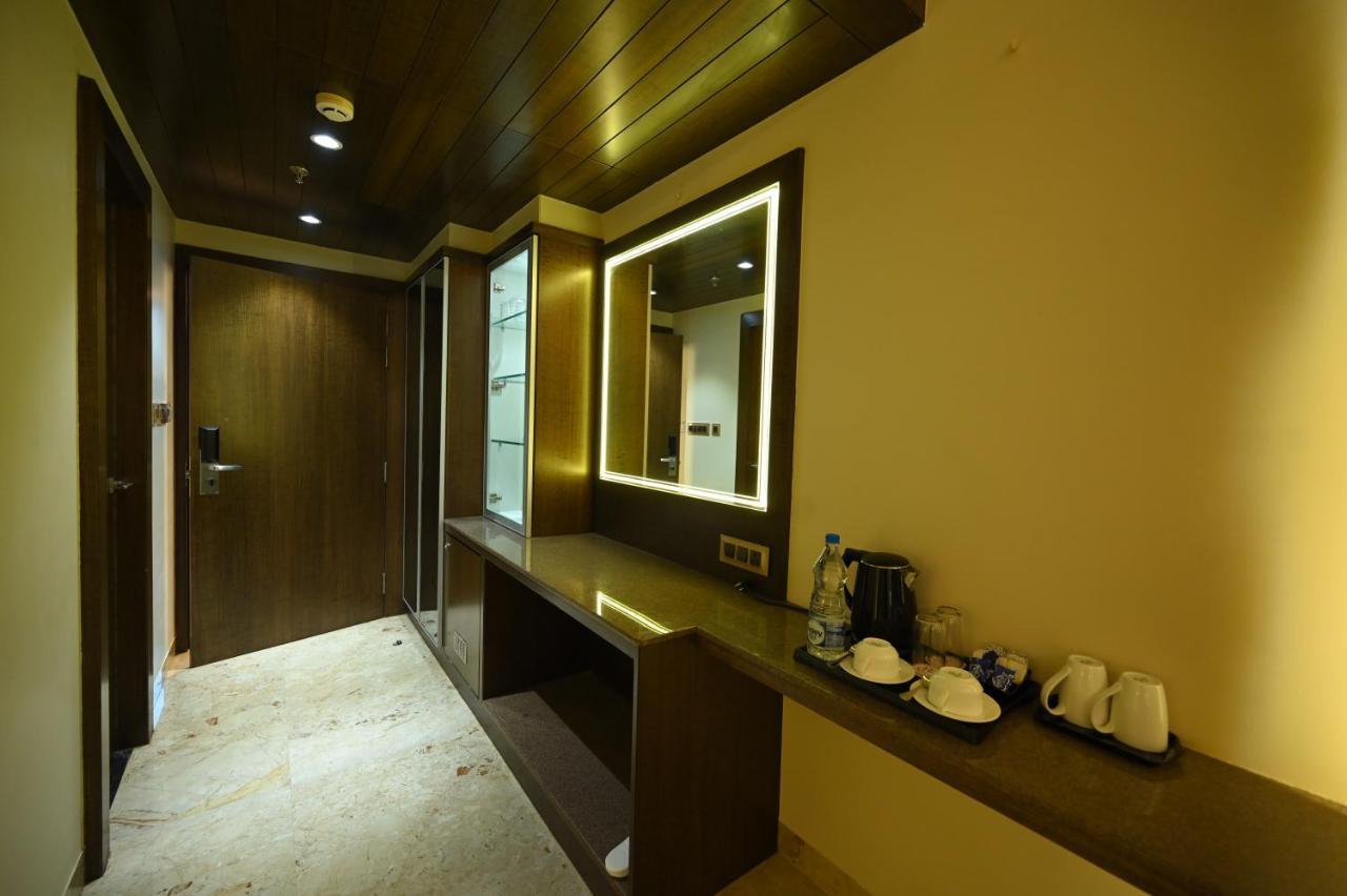 The Royal Class Hotel Гвалиор Экстерьер фото