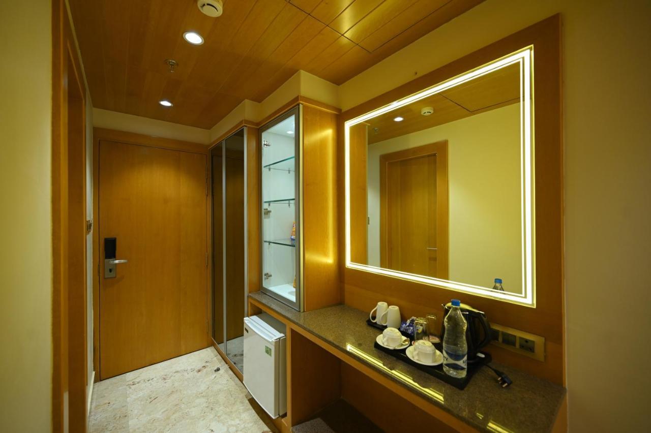 The Royal Class Hotel Гвалиор Экстерьер фото