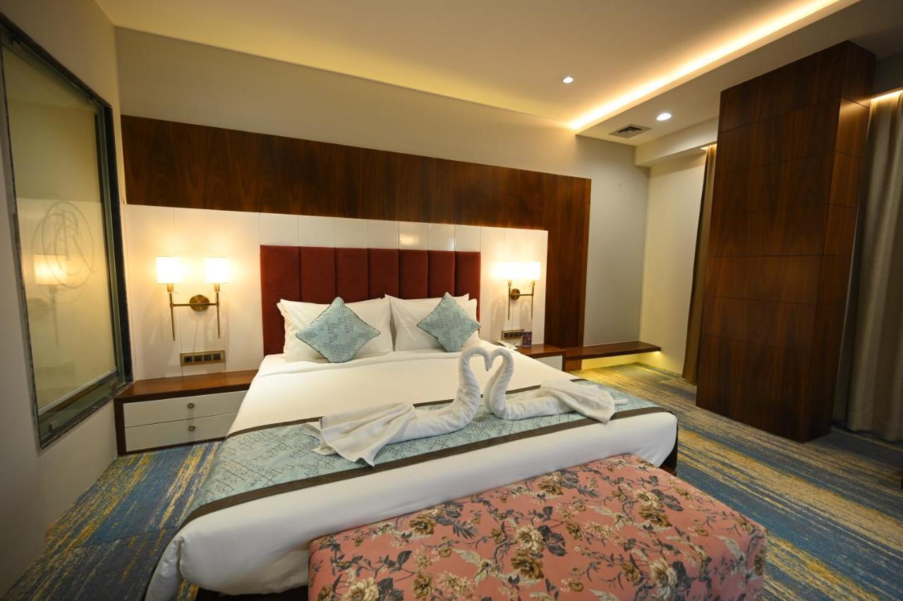The Royal Class Hotel Гвалиор Экстерьер фото
